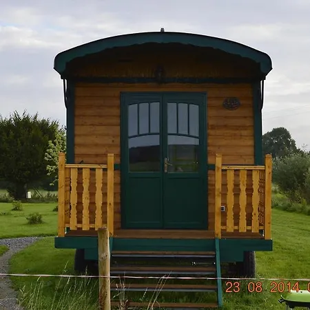 Camping Les Roulottes De L'avesnois Taisnieres-en-Thierache