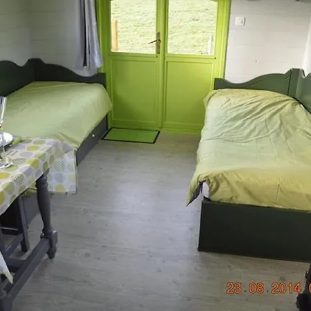 Kemp Les Roulottes De L'avesnois Taisnieres-en-Thierache